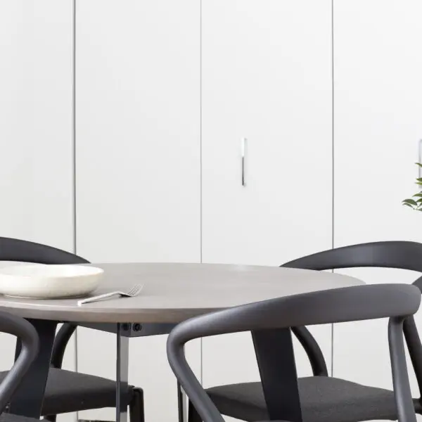 1 Bedroom Plus – Table