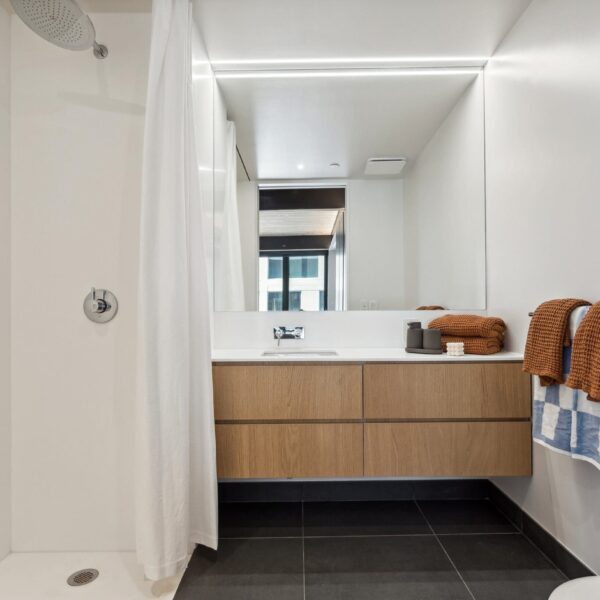 10_400-Comal-St-_Print (1)