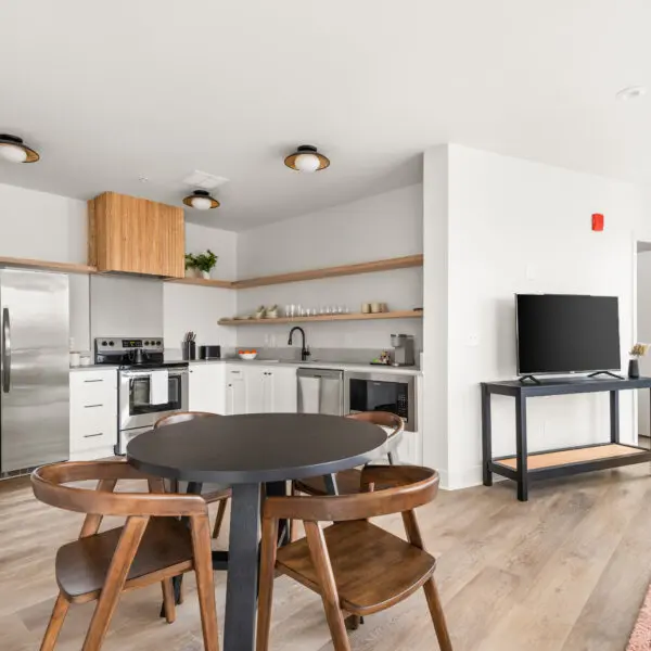 918_Main_St_301_int_09