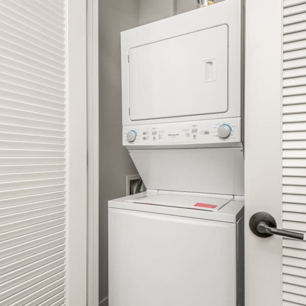 918_Main_St_303_int_33