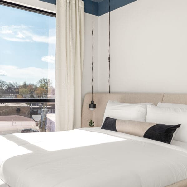 918_Main_St_502_int_27 2