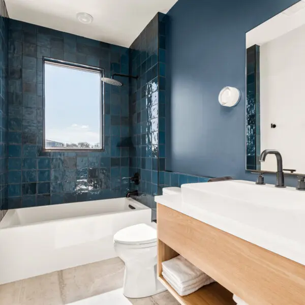 918_Main_St_502_int_29